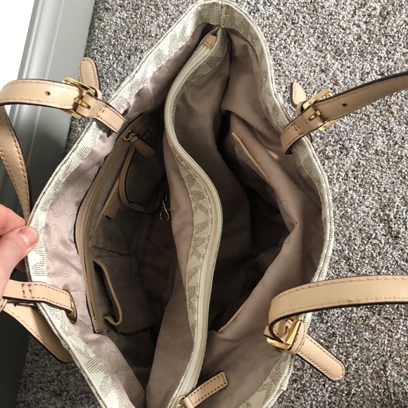 MK TOTE BAG - Picture 3 of 3